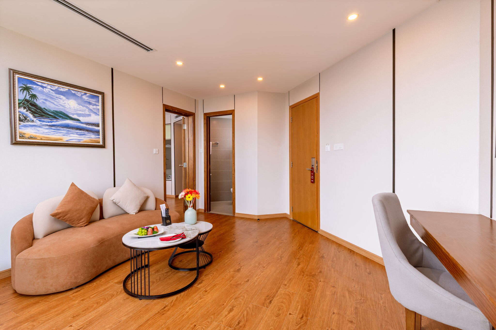Executive Suite - living room in