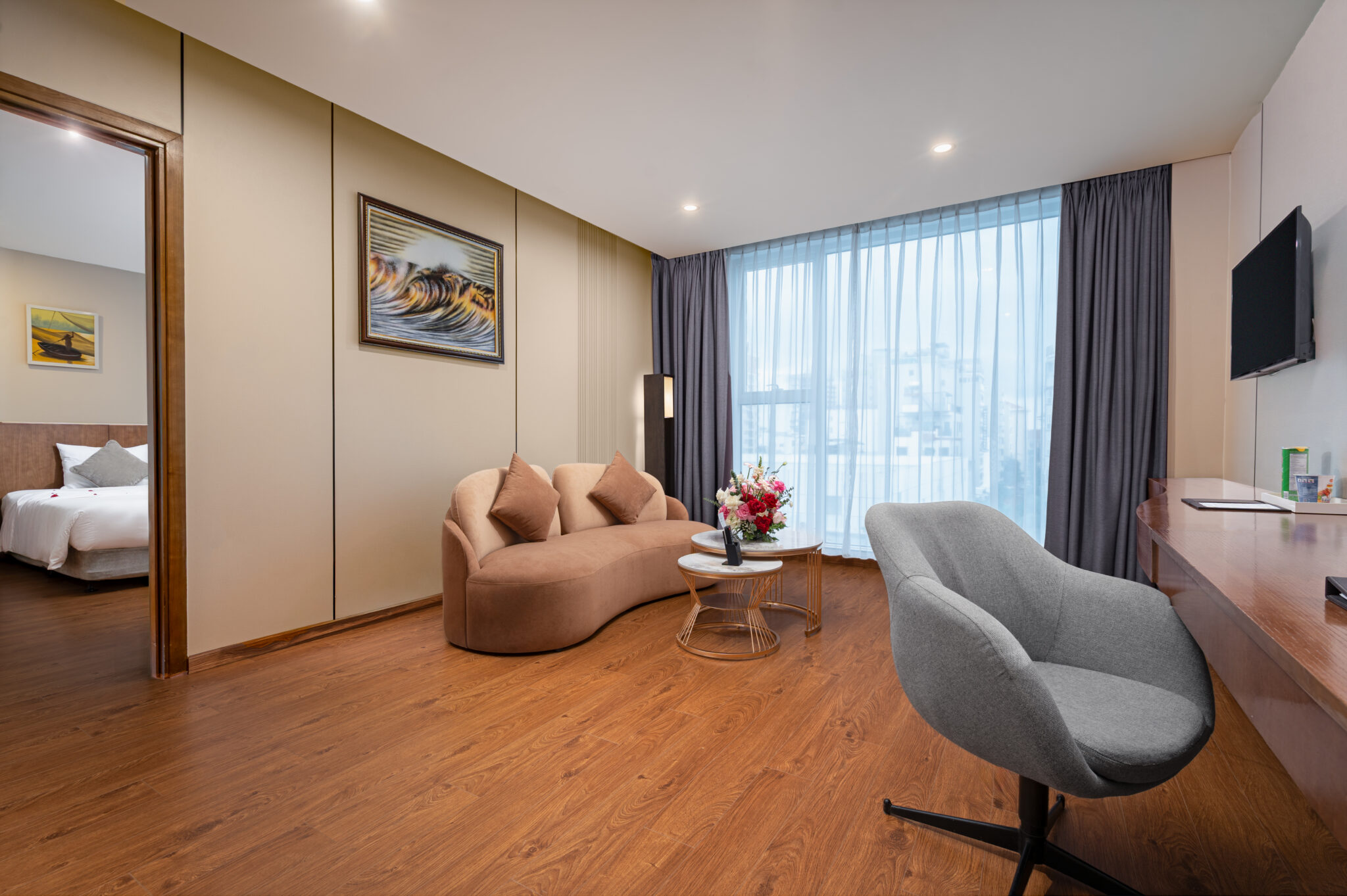 Suite - living - bed
