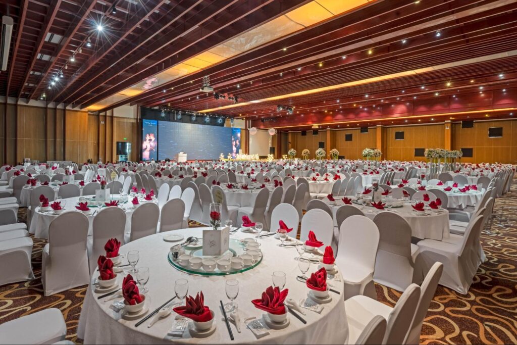 Đặt bàn tiệc cưới 